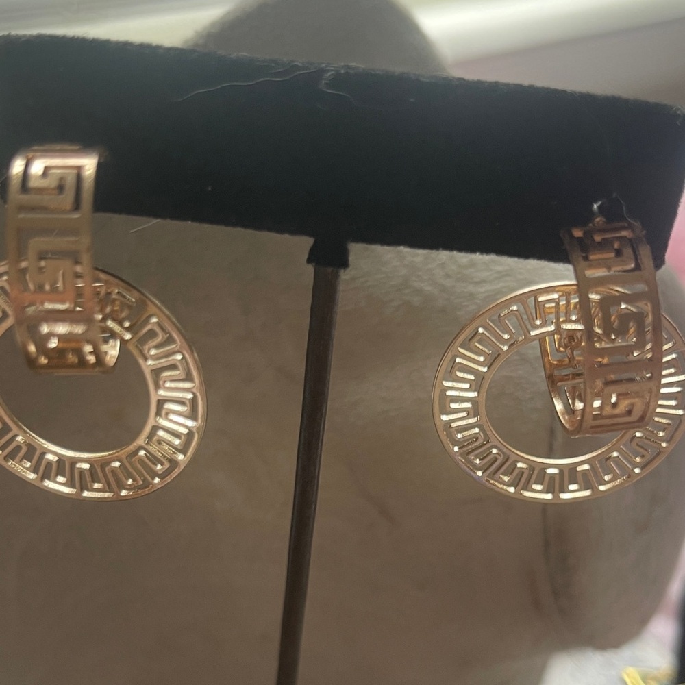 Elegant Gold Geometric Earrings double hoops filigree design lightweight